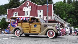 Parade Woody